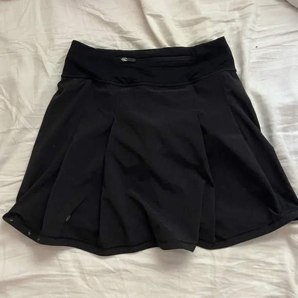 Lululemon black skort size 0 - Picture 3 of 3